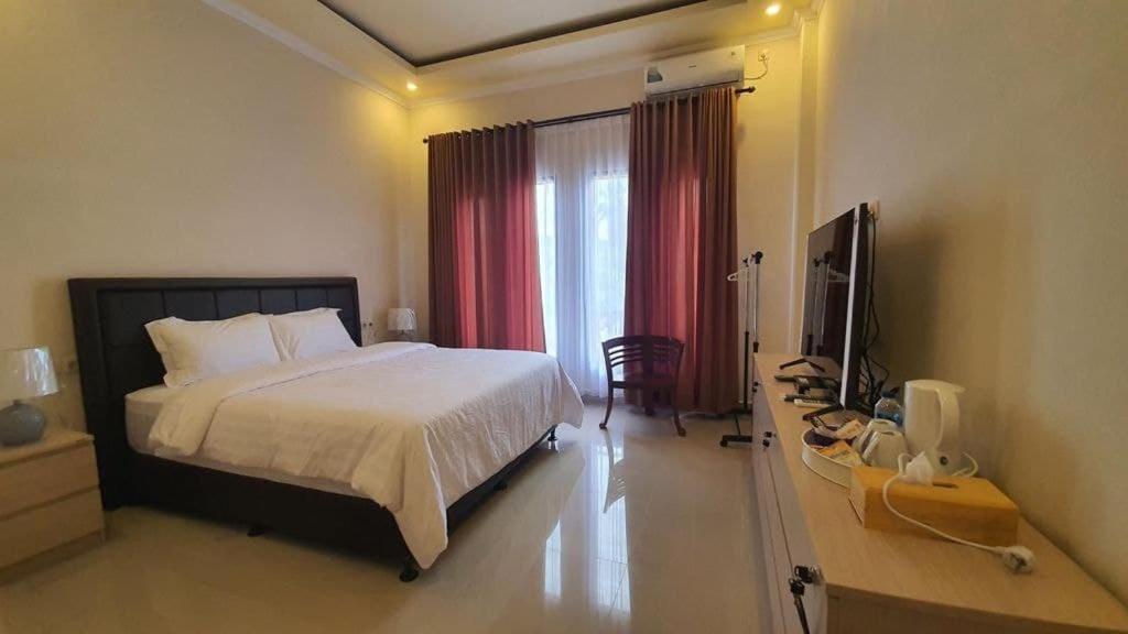 Grand Puri Hotel Batununggul エクステリア 写真