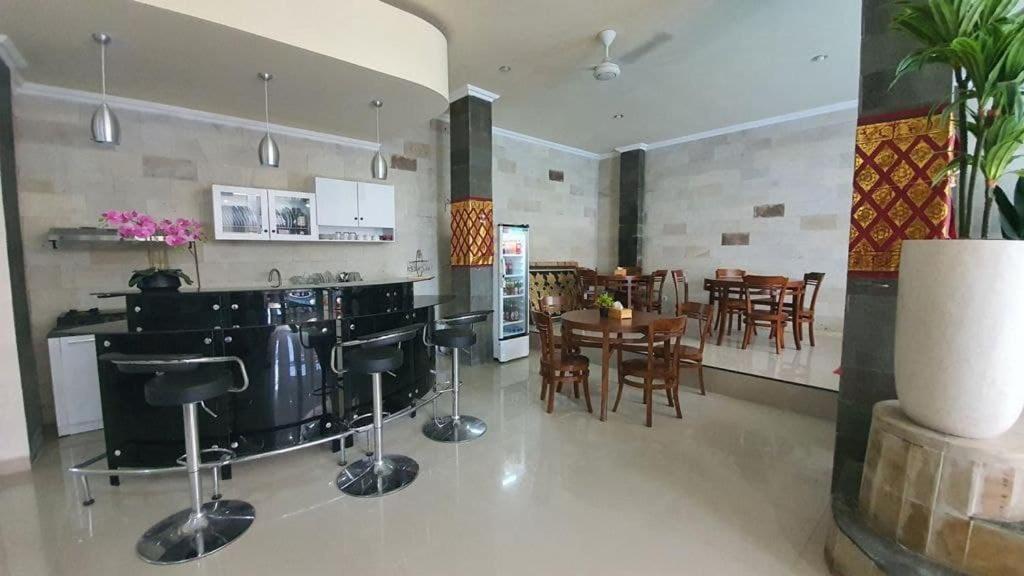 Grand Puri Hotel Batununggul エクステリア 写真