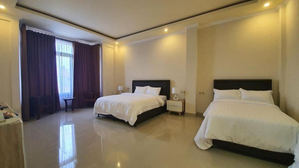 Grand Puri Hotel Batununggul エクステリア 写真